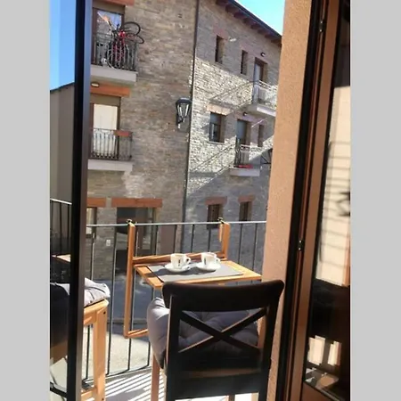 Puigcerda Centro. Acogedor Apartament En El Pueblo Exterior photo