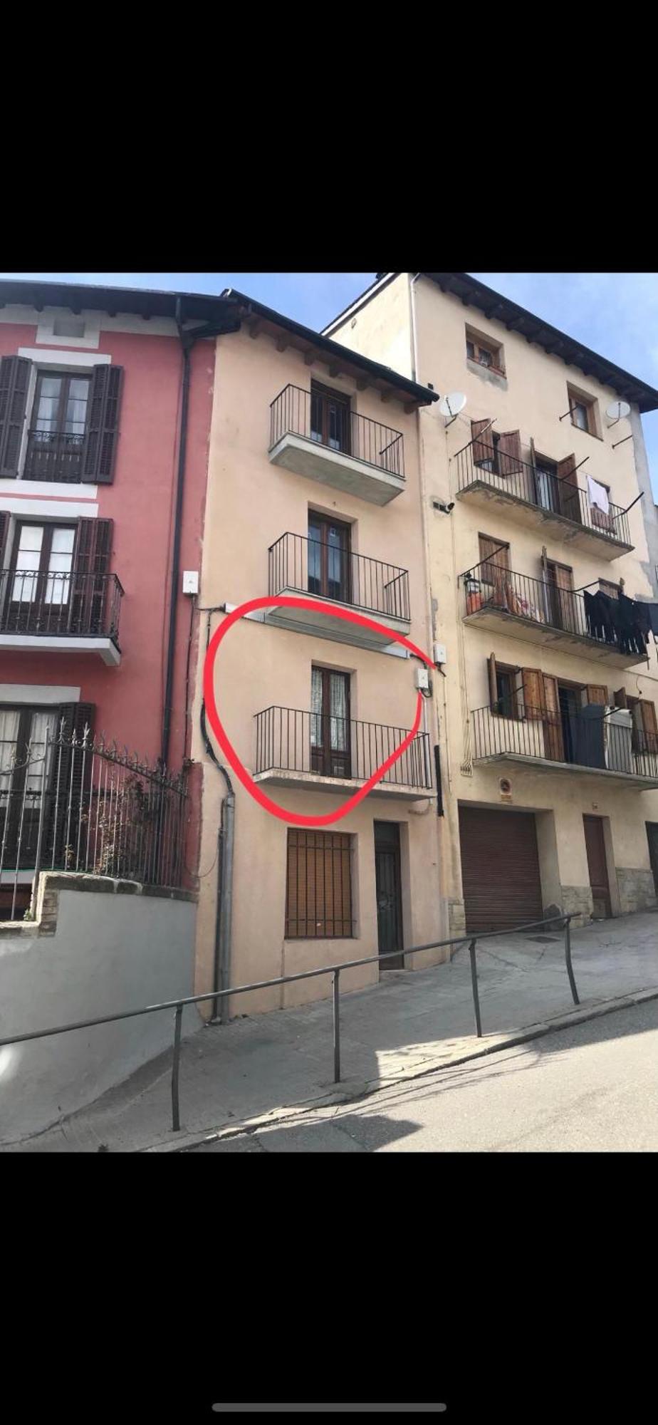 Centro. Acogedor En El Pueblo